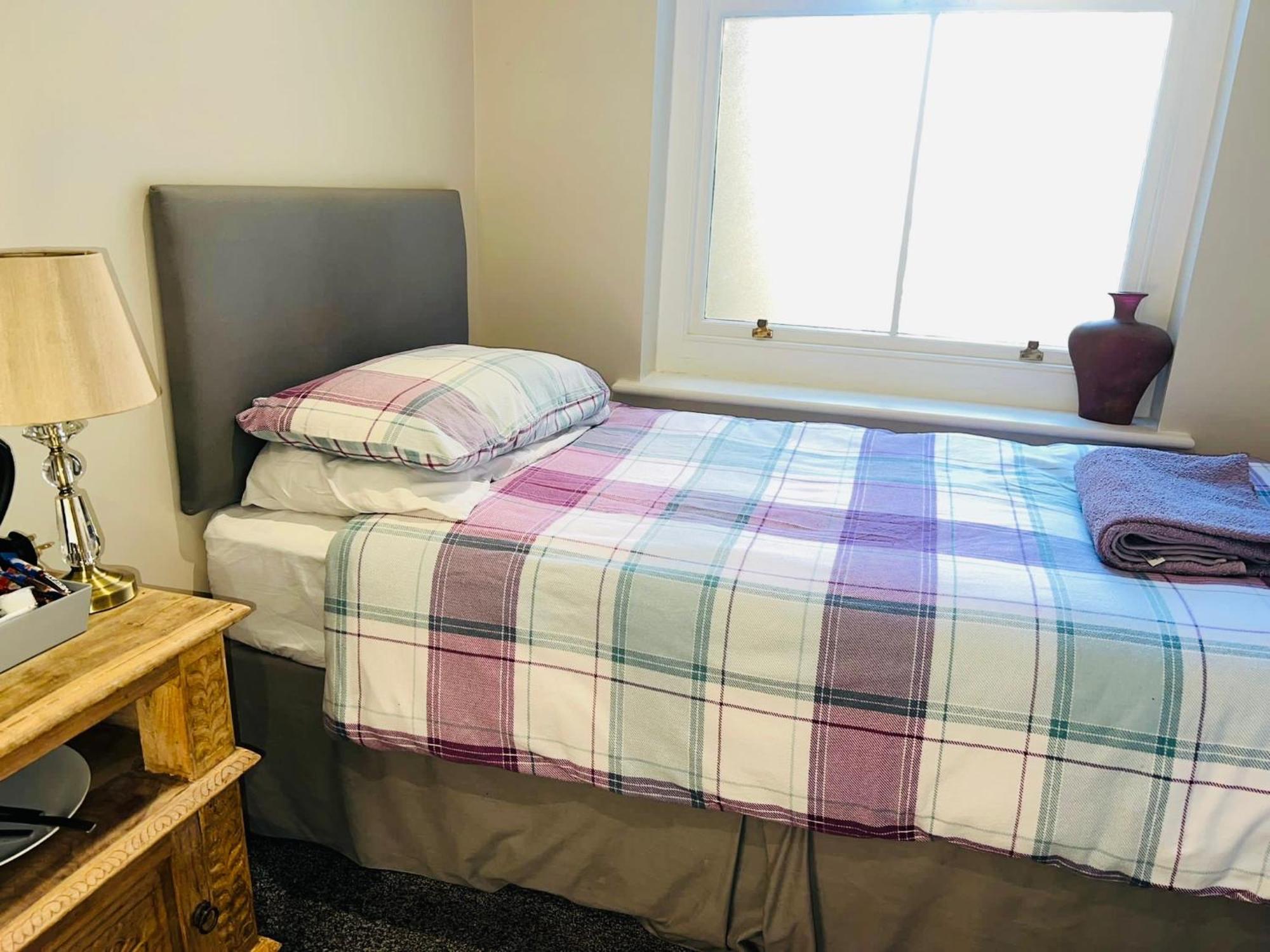 Bed For The Night, Close To Beach, Shops , Train St Leonards-on-Sea Zewnętrze zdjęcie